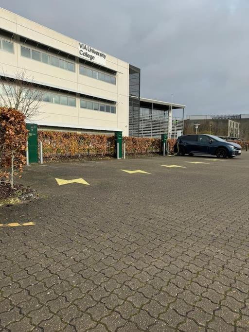 Stor Og Lys Lejlighed I Hjertet Af Holstebro Ngoại thất bức ảnh
